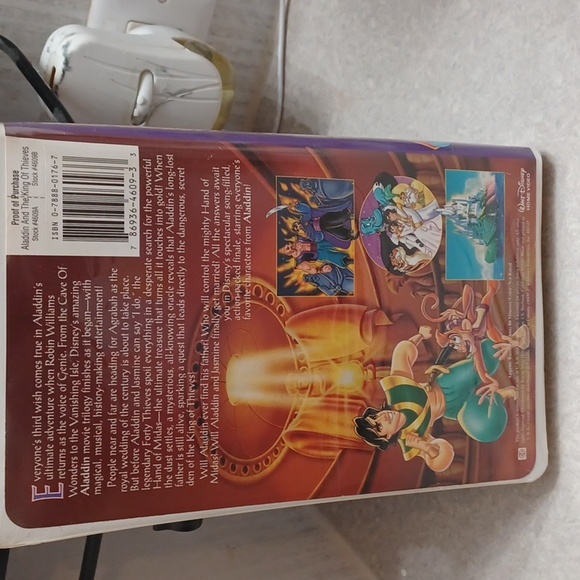 Disney VHS Tape Aladdin and the King of Thieves - Picture 3 of 4